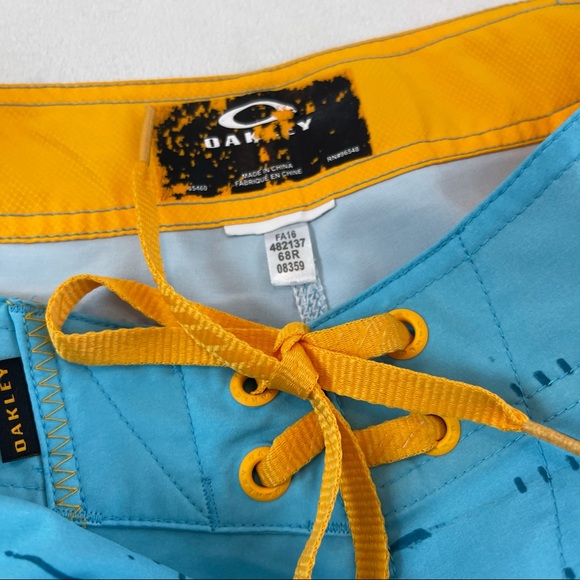 Oakley Men’s Boardshorts - Picture 4 of 11